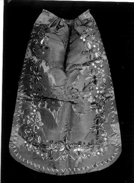 motivi decorativi floreali (mantello, elemento d'insieme) - manifattura italiana (seconda metà sec. XIX)