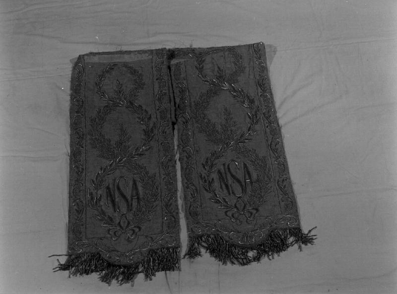 motivi decorativi floreali/ motivi decorativi vegetali/ motivi decorativi a girali (drappo, opera isolata) - manifattura ligure (sec. XVIII)