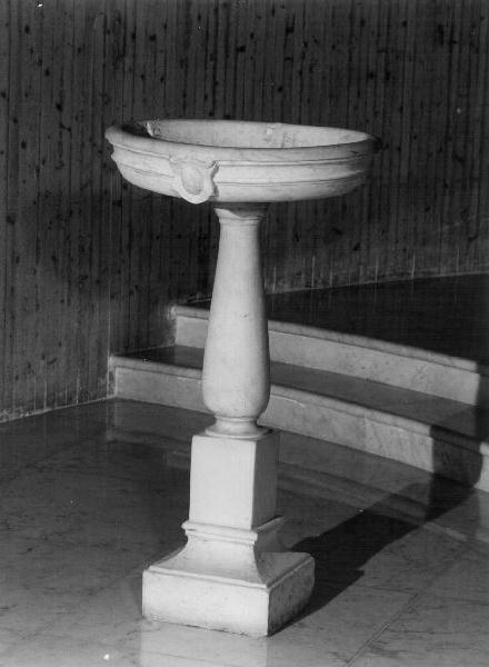 acquasantiera - a fusto, opera isolata - bottega genovese (sec. XVIII)