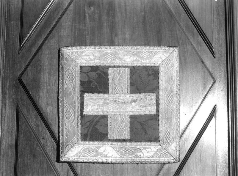 motivi decorativi vegetali (borsa, opera isolata) - manifattura ligure (prima metà sec. XX)