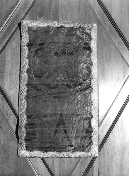 motivi decorativi vegetali (cuscino, coppia) - manifattura ligure (prima metà sec. XX)