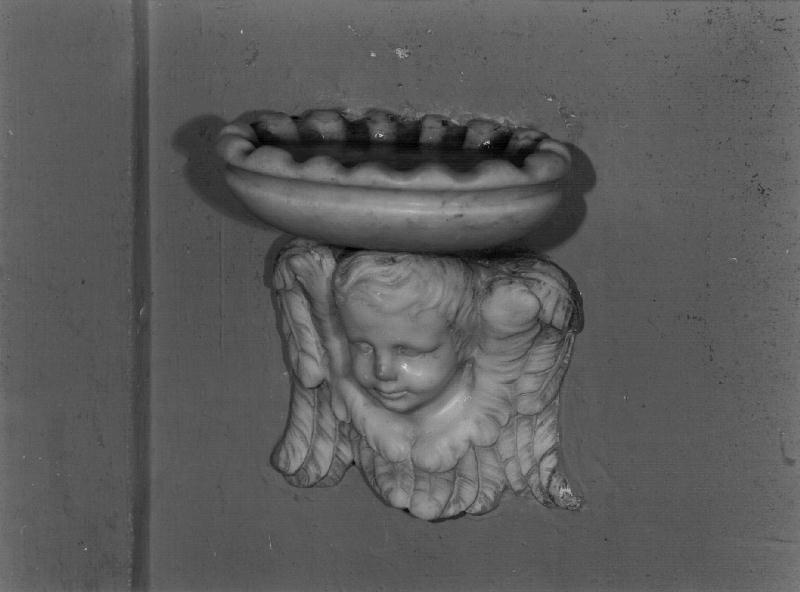 cherubino (acquasantiera da parete, opera isolata) - bottega ligure (prima metà sec. XVIII)