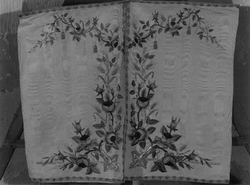 motivi decorativi floreali (conopeo di tabernacolo, opera isolata) - manifattura ligure (prima metà sec. XIX)