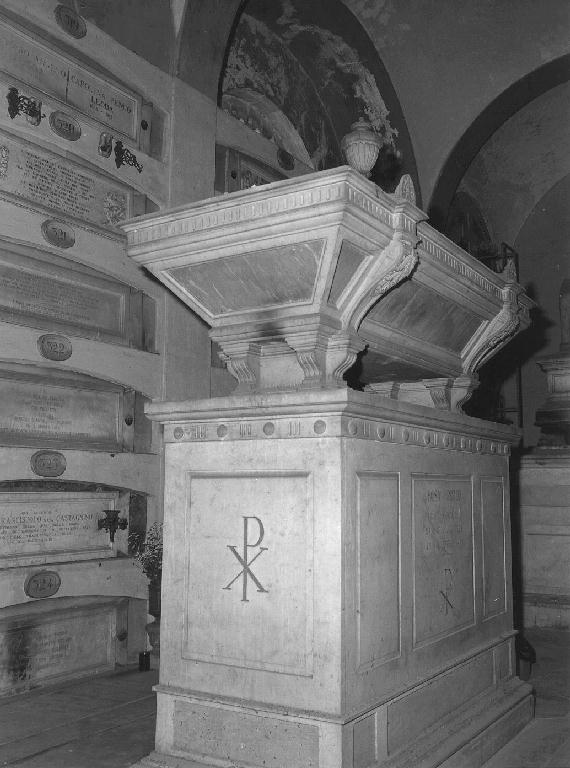 sarcofago con urna cineraria (monumento funebre, opera isolata) - bottega genovese (terzo quarto sec. XIX)