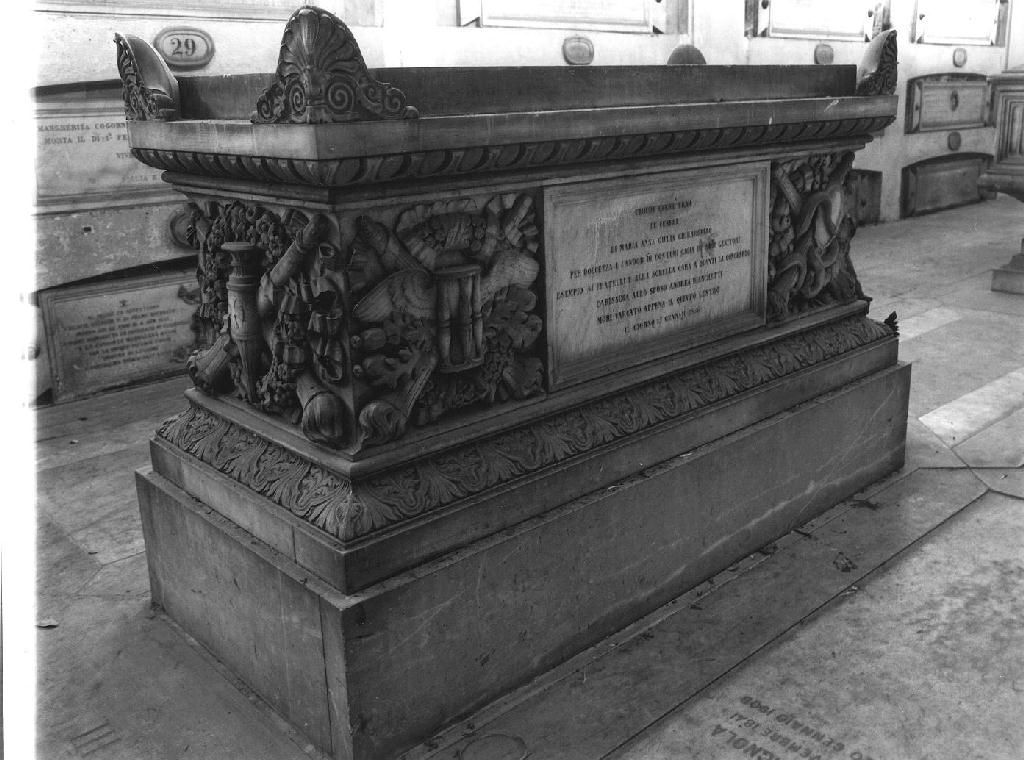 motivi decorativi vegetali/ simboli funerari (monumento funebre, opera isolata) - bottega genovese (terzo quarto sec. XIX)