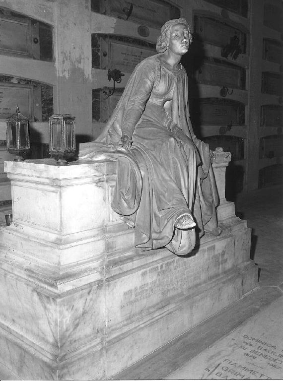 FIGURA FEMMINILE SEDUTA (monumento funebre, opera isolata) di Carli Domenico (attribuito) (sec. XIX)