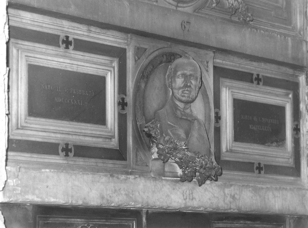 busto ritratto d'uomo (monumento funebre, opera isolata) di Beltrami Luigi (ultimo quarto sec. XIX)