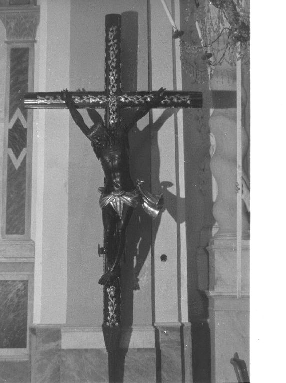 Cristo crocifisso/ motivi decorativi a tralci di vite (croce processionale, opera isolata) - bottega ligure (sec. XX)