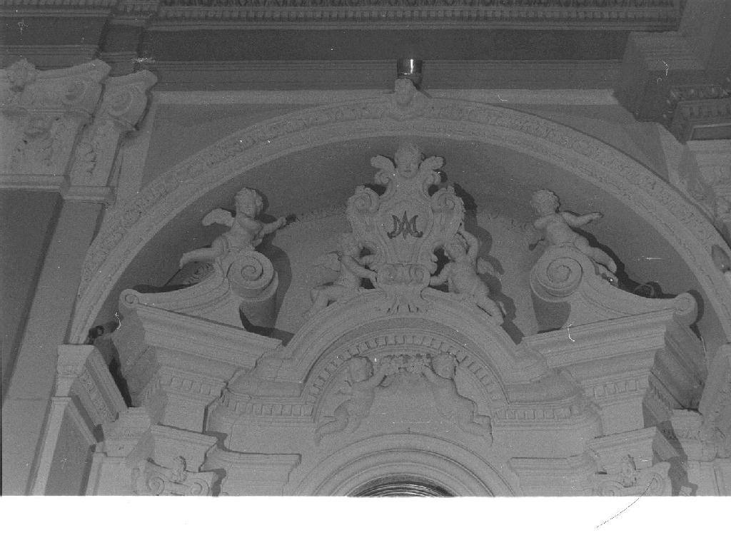 angioletti reggistemma (fastigio d'altare, coppia) - PRODUZIONE LIGURE (seconda metà sec. XIX)