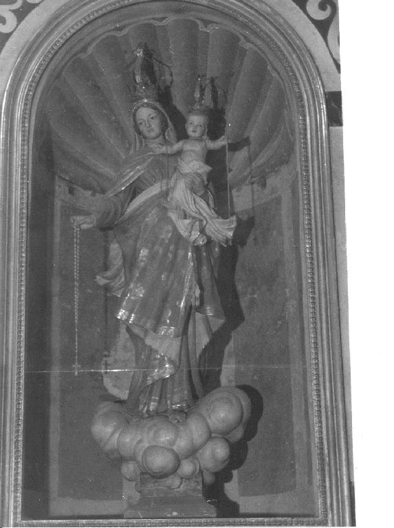 MADONNA DEL ROSARIO (statua, elemento d'insieme) - bottega italiana (prima metà sec. XX)