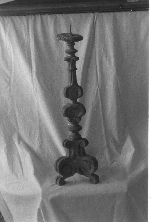 candeliere d'altare, serie - bottega italiana (ultimo quarto sec. XVIII)