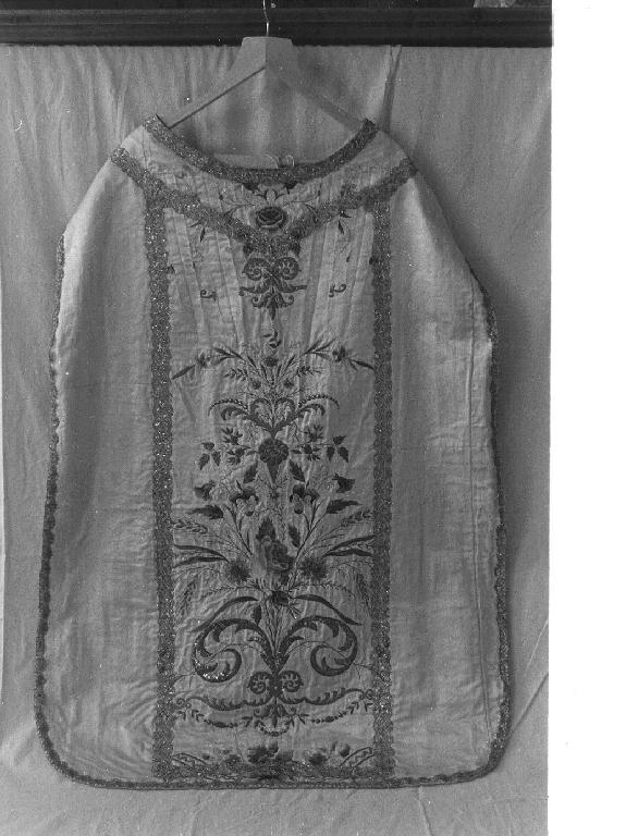 motivi decorativi floreali/ simboli eucaristici (pianeta, opera isolata) - manifattura italiana (primo quarto sec. XX)