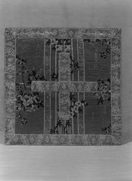 motivi decorativi floreali (borsa, opera isolata) - manifattura ligure (ultimo quarto sec. XVIII)