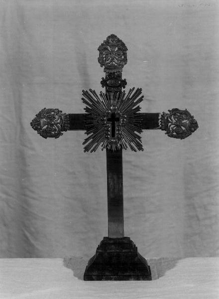 croce raggiata (croce, opera isolata) - PRODUZIONE LIGURE (prima metà sec. XX)