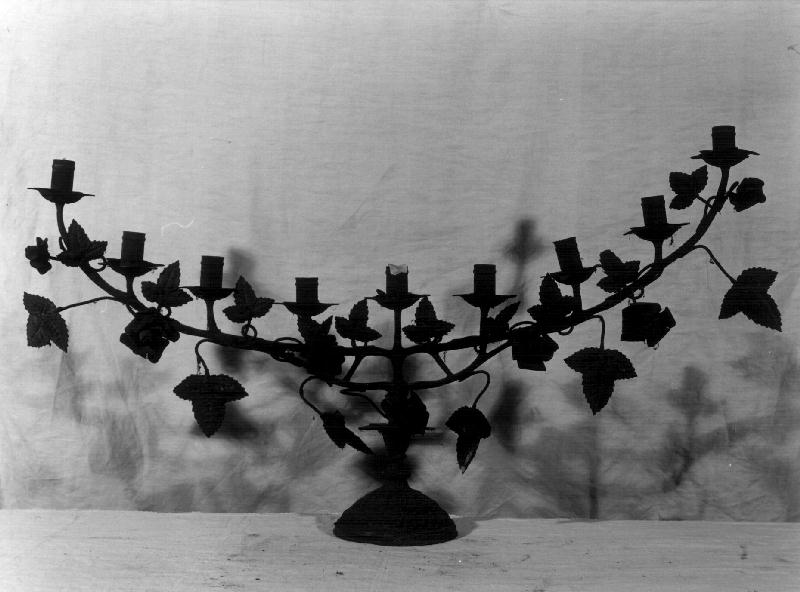 motivi decorativi floreali (candelabro, opera isolata) - PRODUZIONE LIGURE (primo quarto sec. XX)