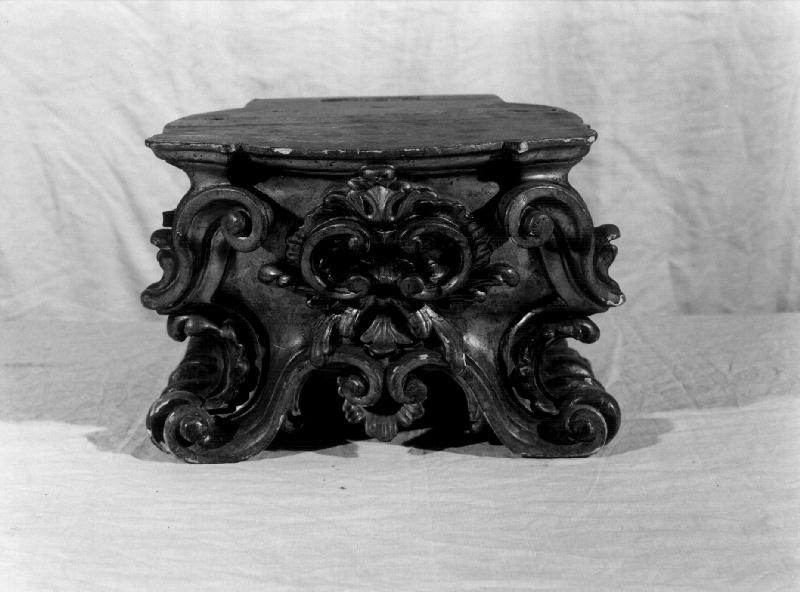 motivi decorativi a volute (base, opera isolata) - bottega ligure (ultimo quarto sec. XIX)