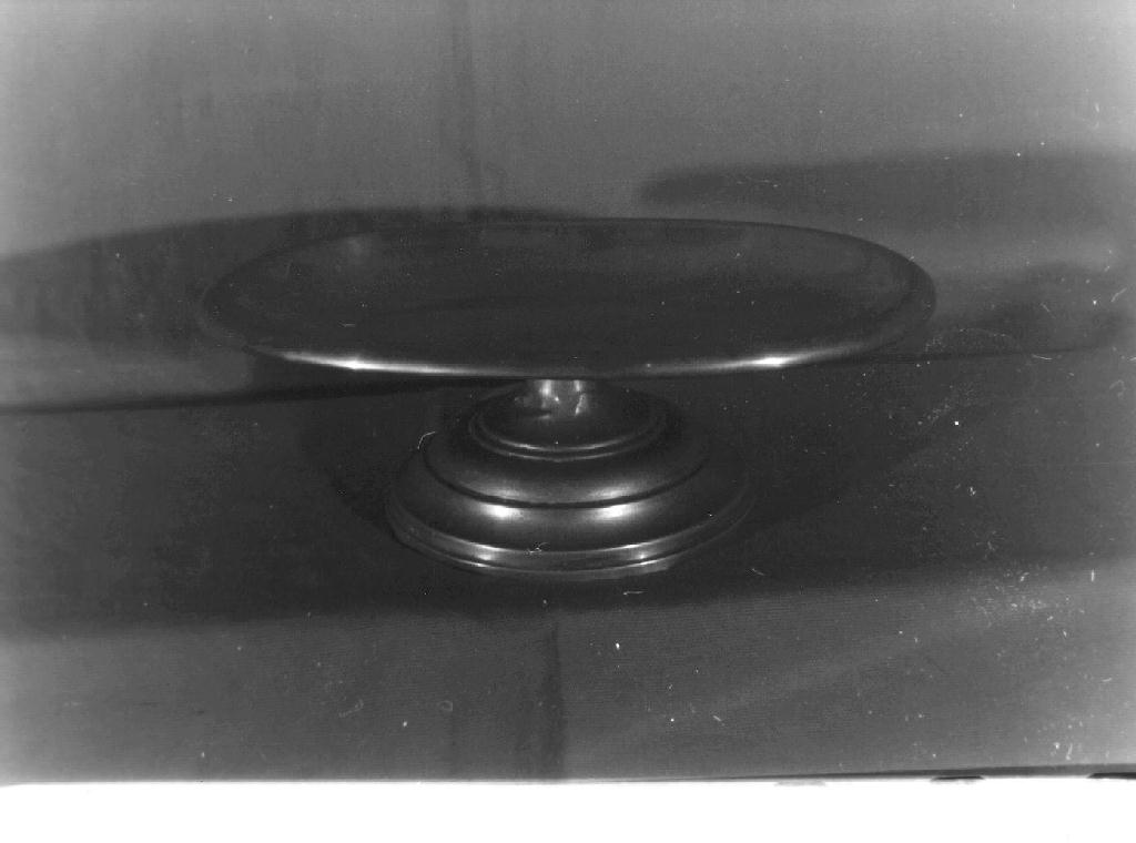 piattino da comunione, opera isolata - PRODUZIONE LIGURE (prima metà sec. XX)