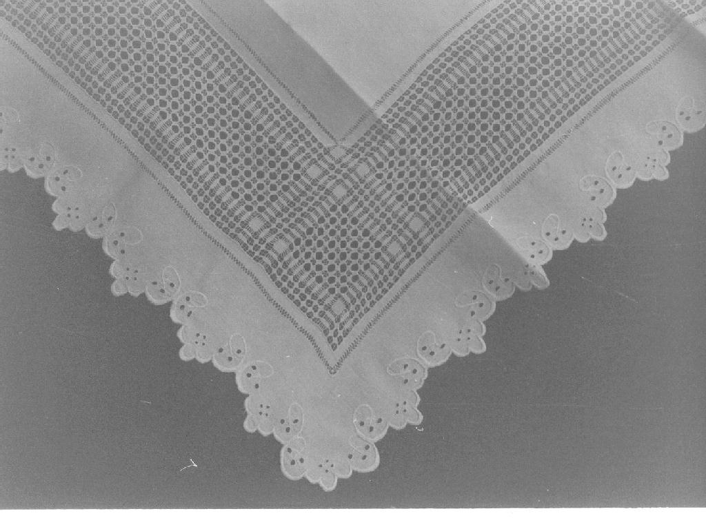 tovaglia, opera isolata - manifattura ligure (seconda metà sec. XIX)