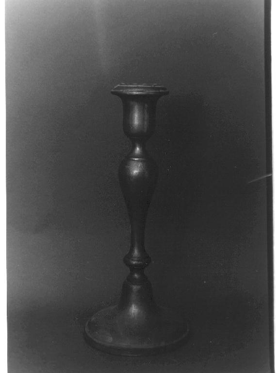 candeliere, opera isolata - produzione italiana (primo quarto sec. XX)