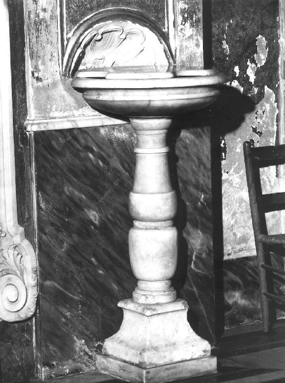 acquasantiera - a fusto, opera isolata - bottega italiana (inizio sec. XVII)