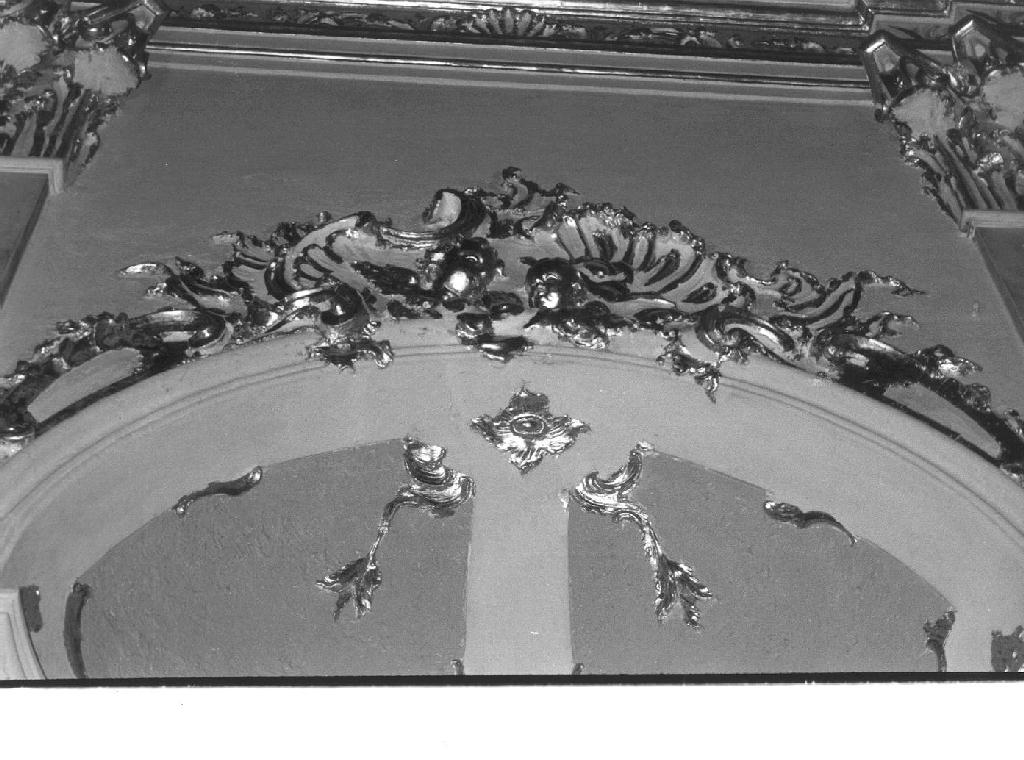 motivi decorativi vegetali/ cherubini (decorazione plastica, opera isolata) - PRODUZIONE LIGURE (sec. XIX)