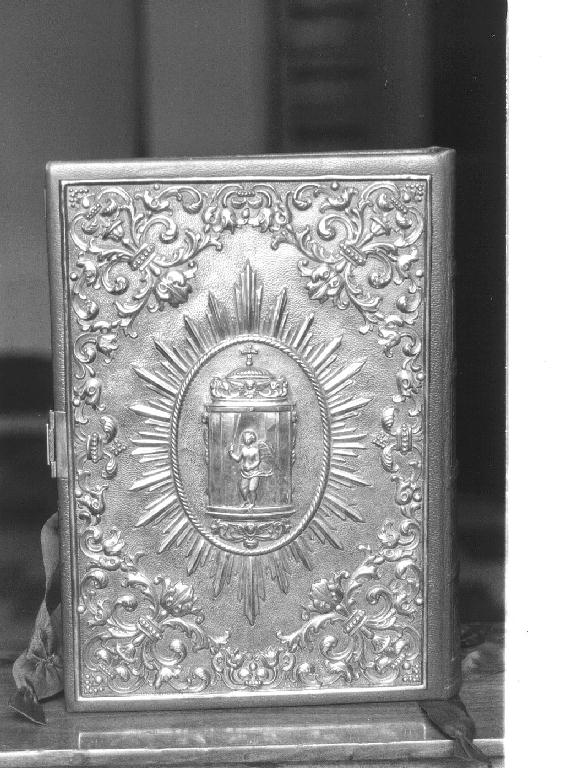 Madonna con Bambino in gloria/ ostensorio/ motivi decorativi vegetali (coperta di libro liturgico, opera isolata) - bottega italiana (secondo quarto sec. XX)