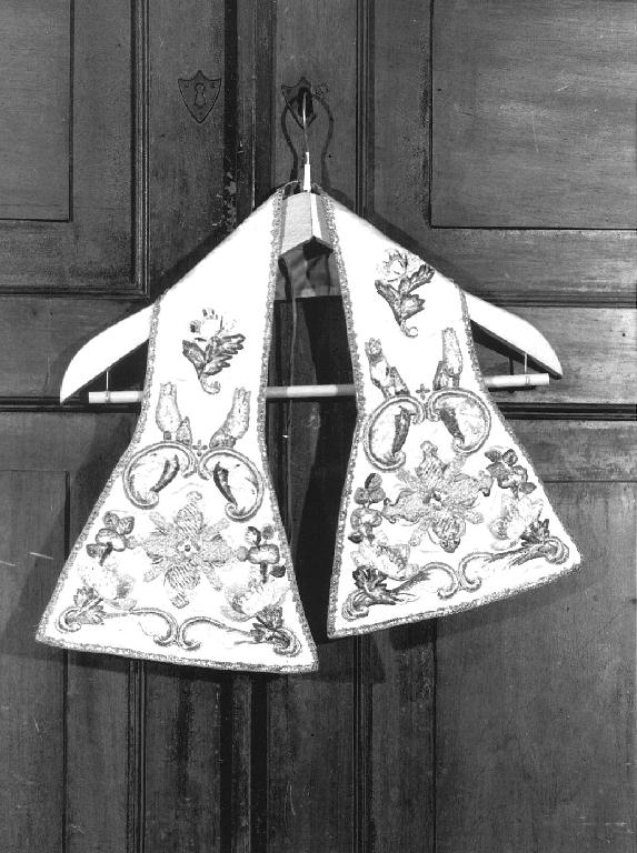 MOTIVI DECORATIVI VEGETALI/ MOTIVI DECORATIVI FLOREALI (manipolo, elemento d'insieme) - manifattura ligure (sec. XVII)