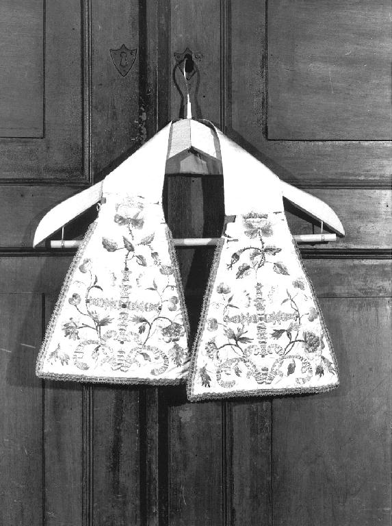 motivi decorativi floreali (manipolo, elemento d'insieme) - manifattura ligure (seconda metà sec. XVII)