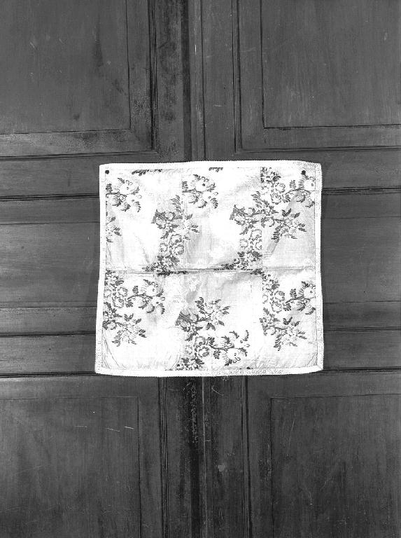 MOTIVI DECORATIVI FLOREALI (velo di calice, elemento d'insieme) - manifattura ligure (seconda metà sec. XVIII)