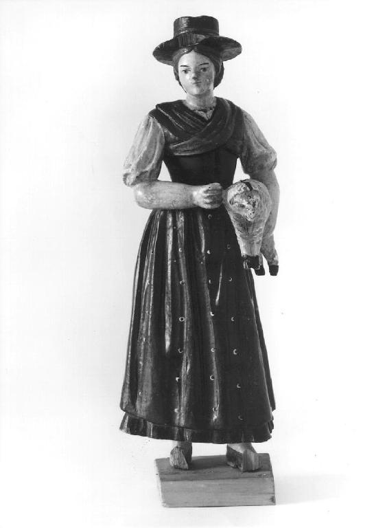 figura femminile (statuetta di presepio, opera isolata) - bottega tirolese (fine/inizio secc. XIX/ XX)