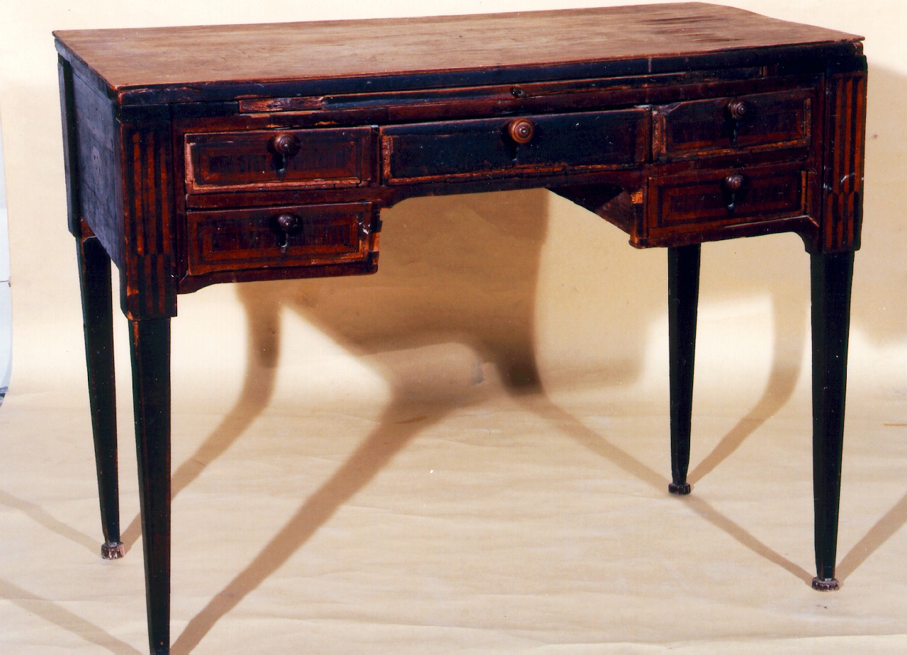 tavolo scrittoio - produzione siciliana (Seconda metà sec. XIX)