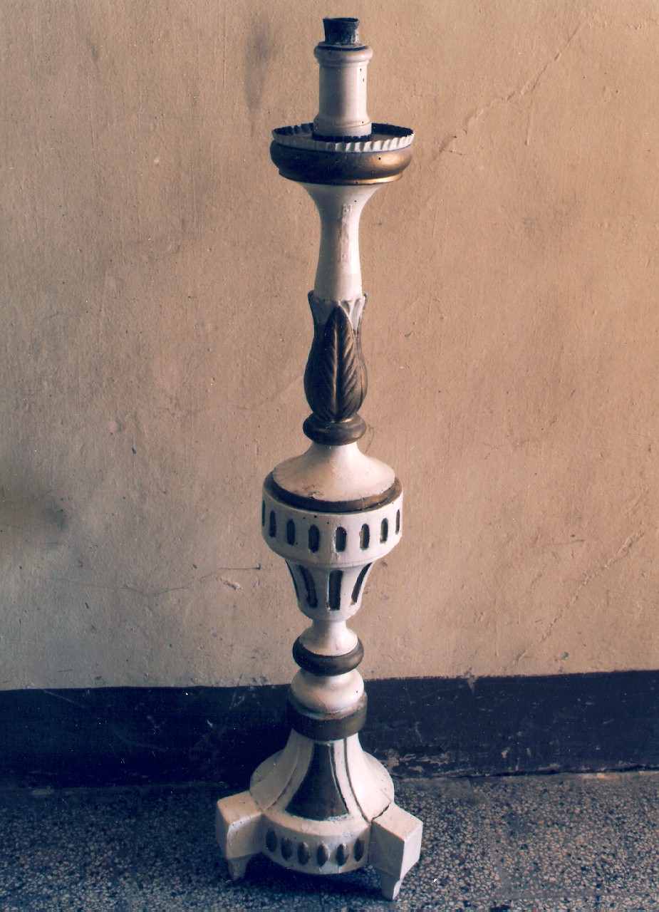 candelabro d'altare, serie - produzione siciliana (primo quarto sec. XX)