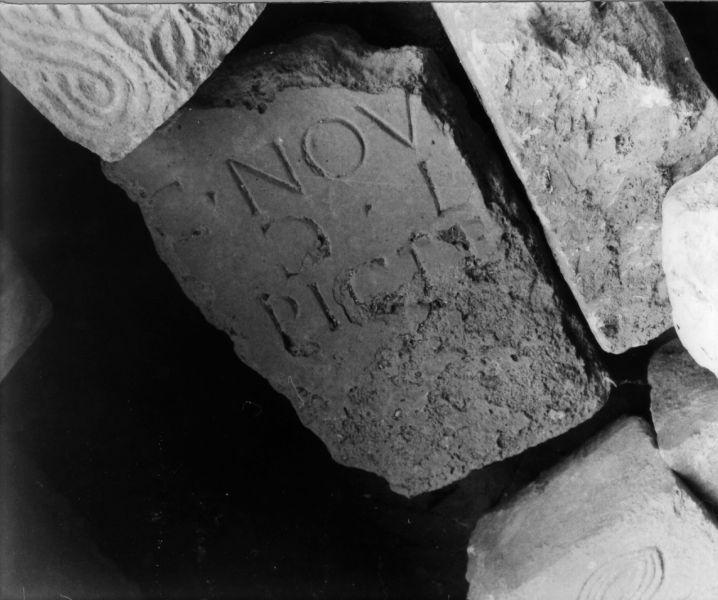 lapide, frammento - bottega toscana (secc. I/ II)