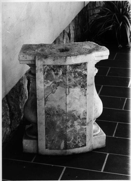 plinto, elemento d'insieme - bottega toscana (prima metà sec. XVIII)