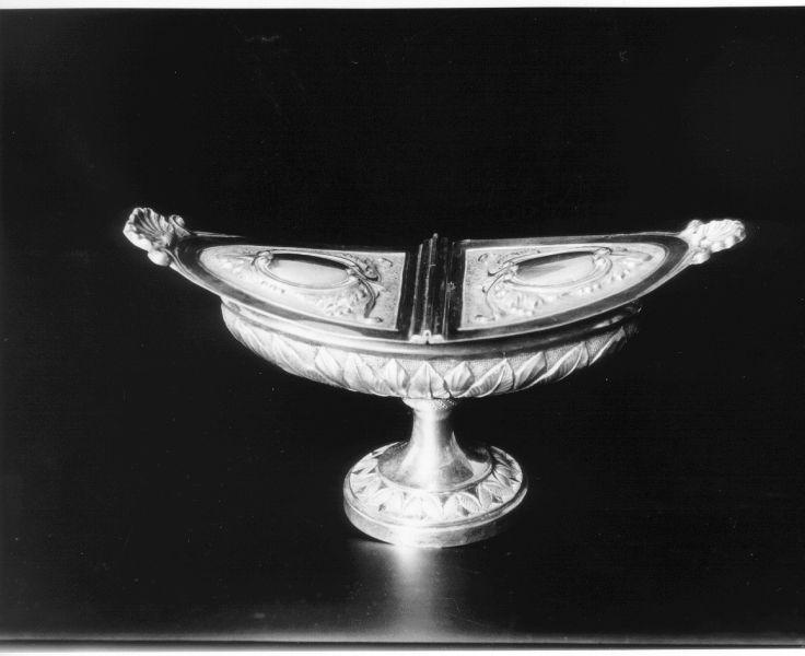 navicella portaincenso - bottega italiana (prima metà sec. XIX)