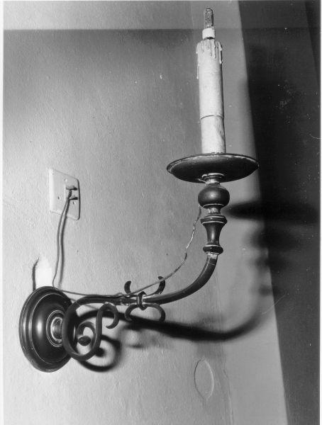 candeliere da parete, serie - bottega toscana (fine/inizio secc. XVII/ XVIII)