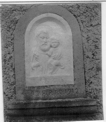 San Giuseppe e Gesù Bambino (rilievo) - ambito apuoversiliese (sec. XX)