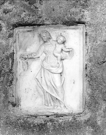 MADONNA DEL ROSARIO (rilievo) - ambito apuoversiliese (sec. XVII)