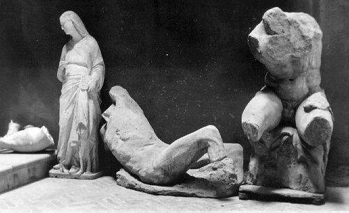 figura maschile distesa (statua) - bottega italiana (sec. XIX)