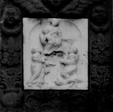 MADONNA DEL ROSARIO SAN PIETRO E SANT'ANTONIO DA PADOVA (rilievo) - ambito apuoversiliese (sec. XVII)