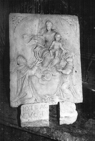 Madonna del Rosario (rilievo) - ambito apuoversiliese (sec. XVIII)