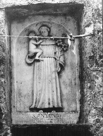 Sant'Antonio da Padova con il bambino (rilievo) - ambito apuoversiliese (sec. XIX)