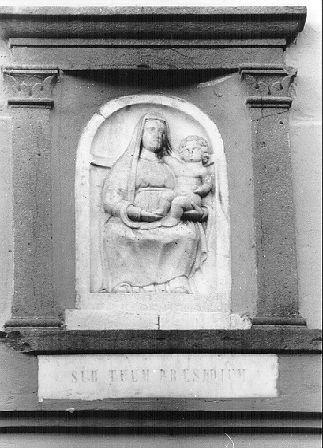 MADONNA CON BAMBINO (rilievo) - ambito apuoversiliese (sec. XVII)