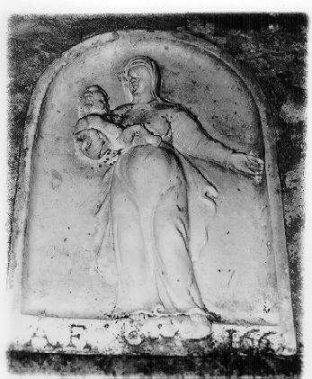 MADONNA CON BAMBINO (rilievo) - ambito apuoversiliese (sec. XVII)