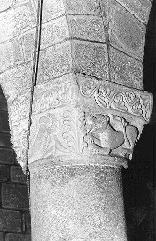 coppie di uccelli e di draghi (capitello) - bottega italiana (secc. XII/ XIII)