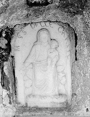 Madonna con personaggi che implorano il suo aiuto (rilievo) - bottega italiana (sec. XIX)