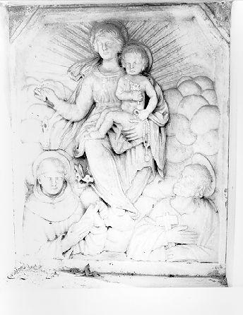 MADONNA DEL ROSARIO CON SANT'ANTONIO DA PADOVA E SAN PIETRO (rilievo) - bottega italiana (sec. XVIII)