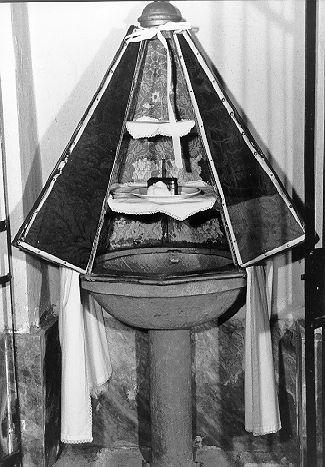 fonte battesimale - bottega toscana (fine/inizio secc. XIX/ XX)