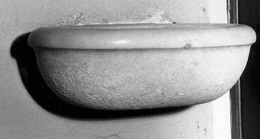 acquasantiera da parete - bottega toscana (sec. XIX)