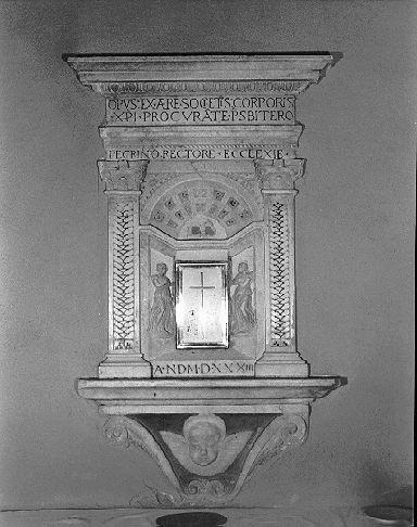 tabernacolo murale - bottega apuana (sec. XVI)